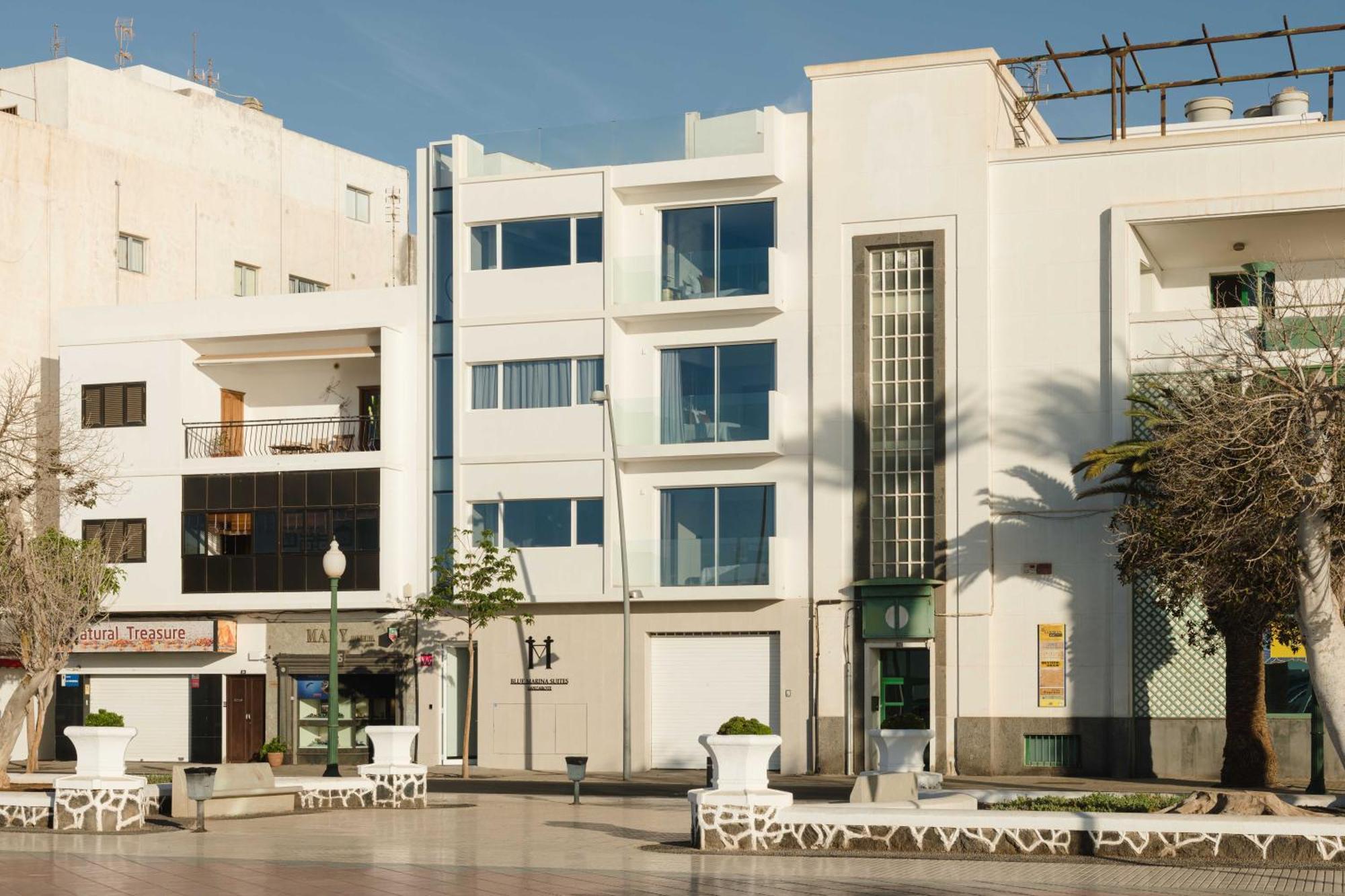 Blue Marina Suites - Boutique Apartments Арресифе Экстерьер фото