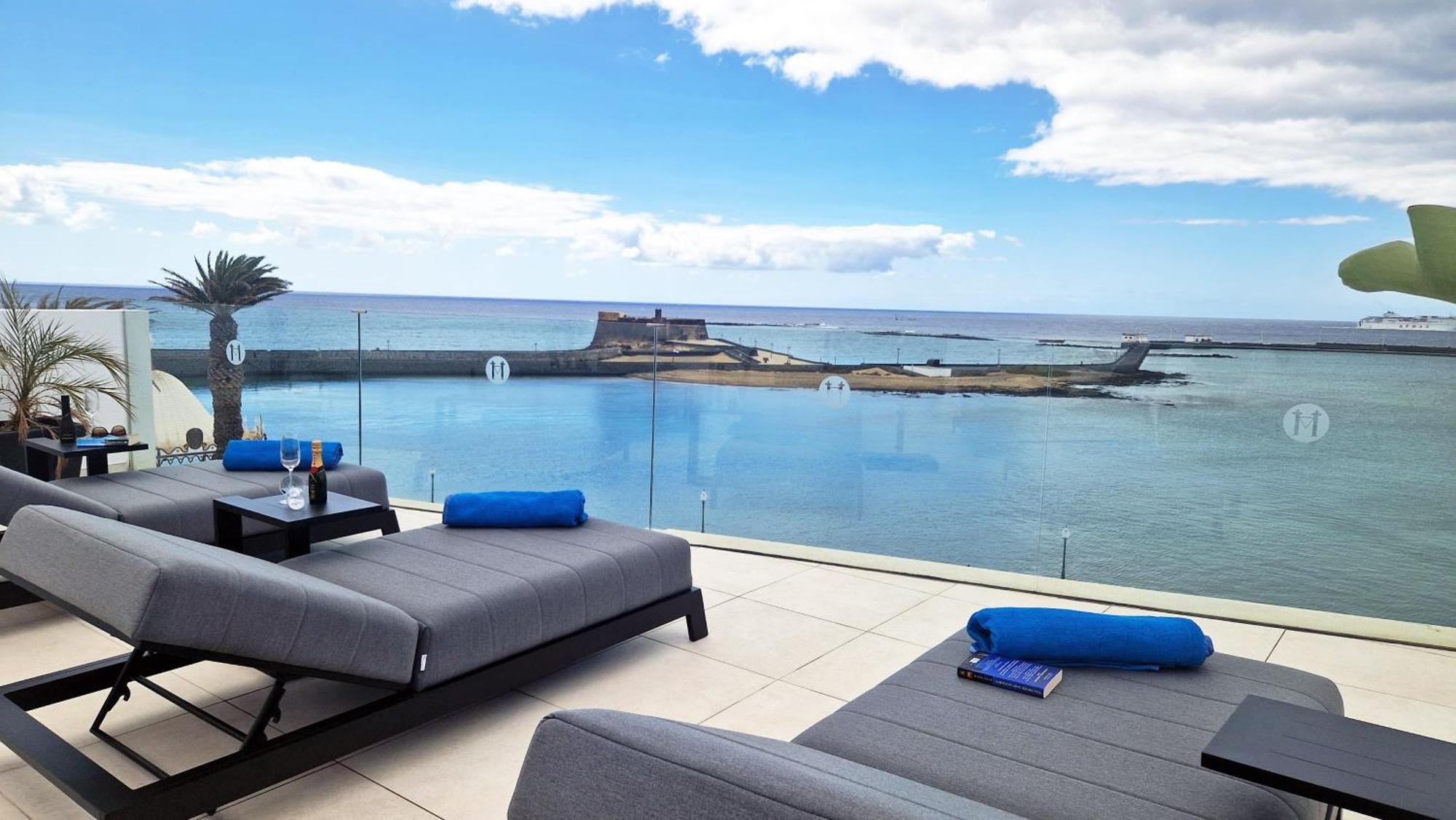 Blue Marina Suites - Boutique Apartments Арресифе Экстерьер фото