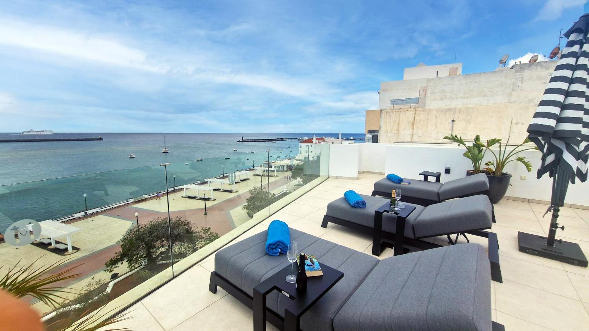 Blue Marina Suites - Boutique Apartments Арресифе Экстерьер фото